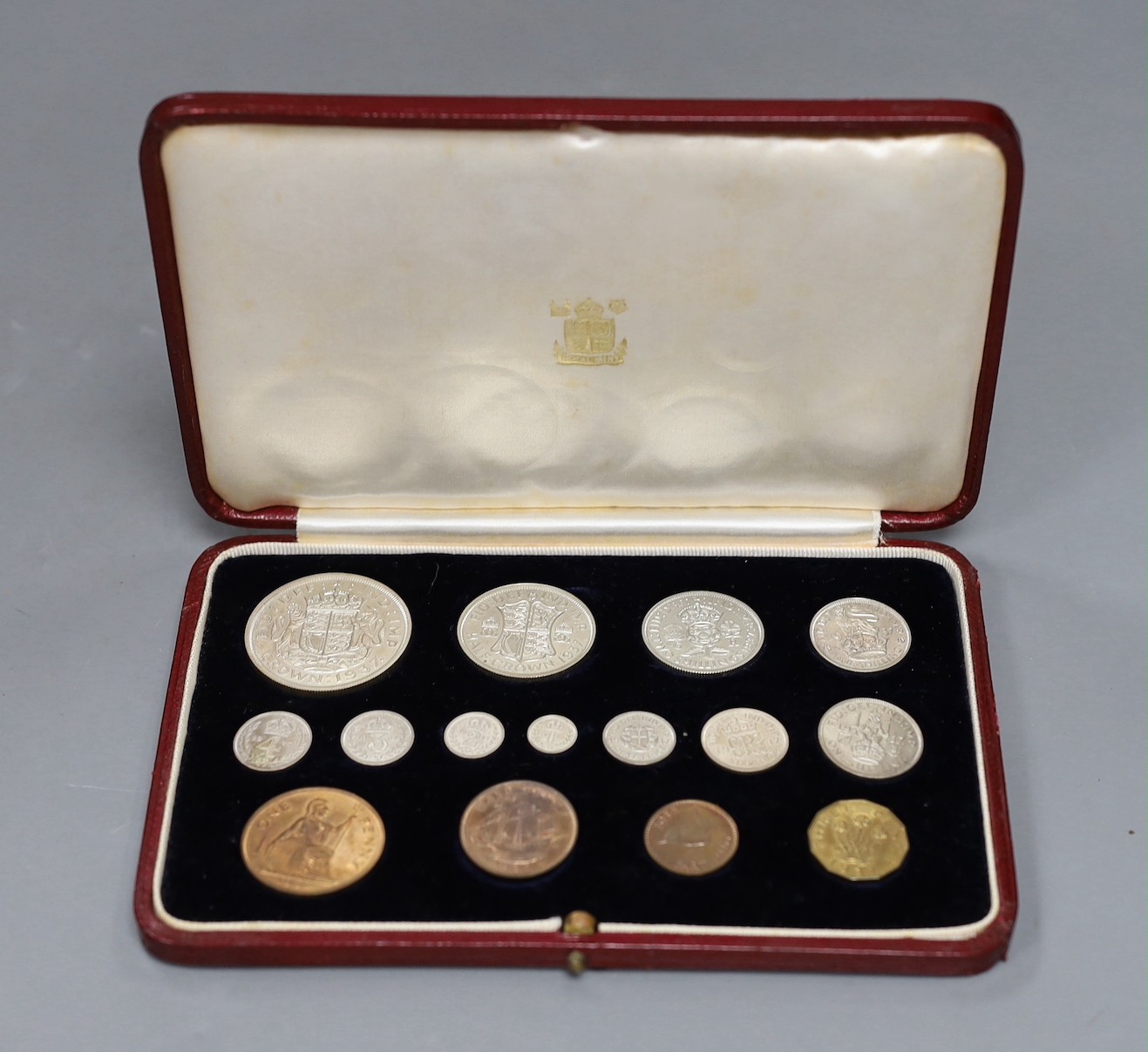 A cased George VI ‘coronation’ specimen coin set 1937, Crown to Maundy 1d, proof like (15)